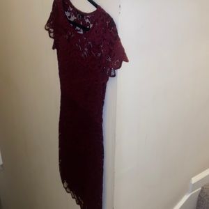 **NWT LADIES BURGUNDY LACE DRESS SZ: M**